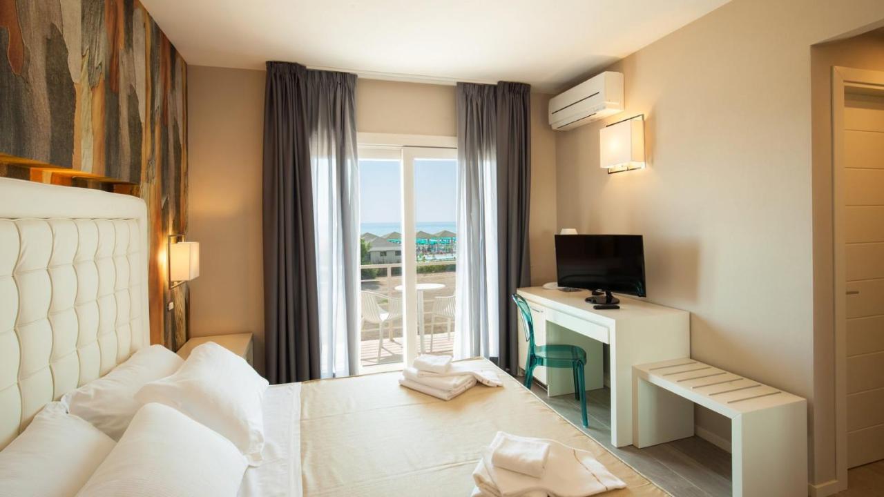 Hotel Boutique Carolina Marina di Castagneto Carducci Dış mekan fotoğraf