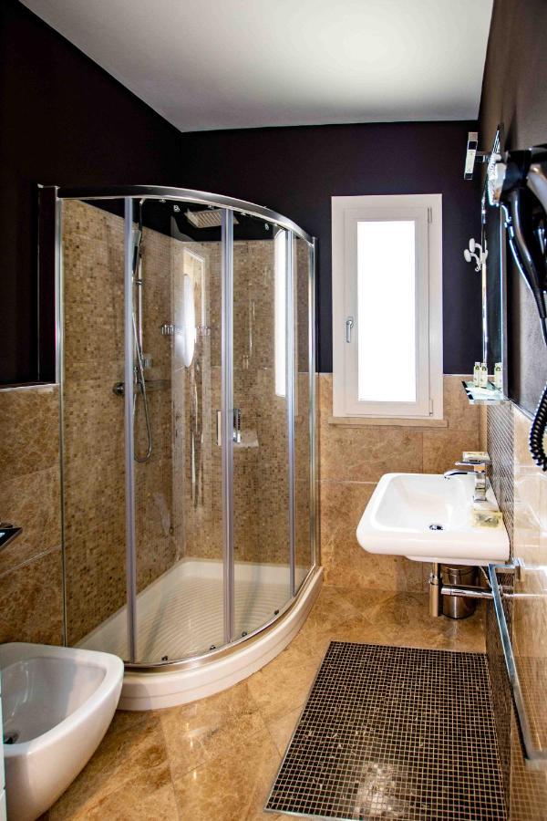 Hotel Boutique Carolina Marina di Castagneto Carducci Dış mekan fotoğraf