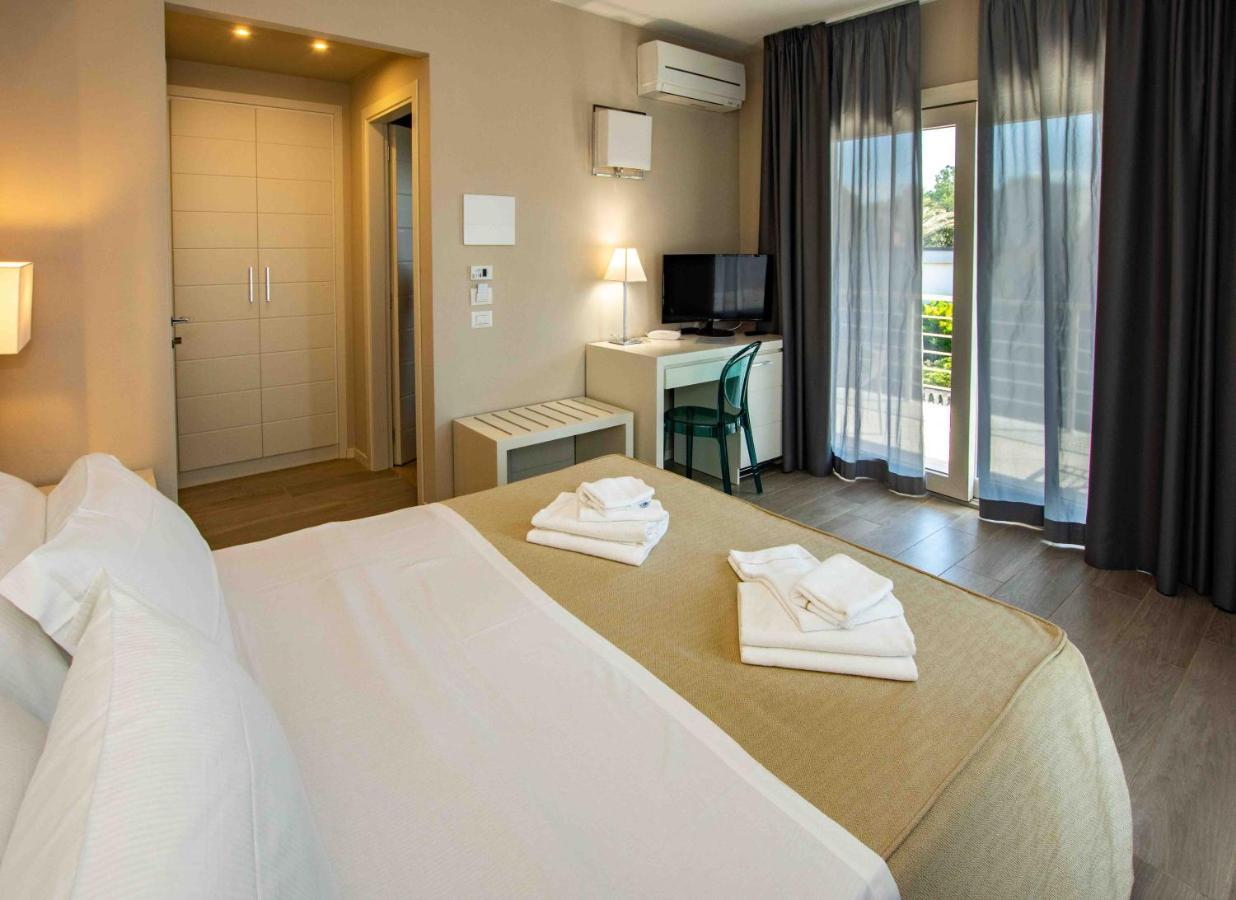 Hotel Boutique Carolina Marina di Castagneto Carducci Dış mekan fotoğraf